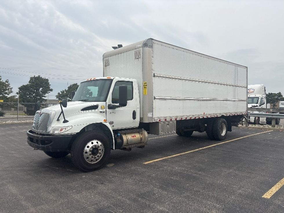 Medium Duty Box Truck-Light and Medium Duty Trucks-International-2020-MV607-Mississauga-ON-164,300\n\t\tkm-$ 57,750 - Image 3