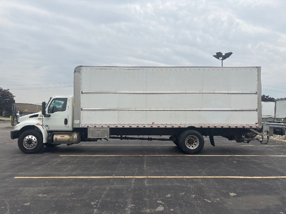 Medium Duty Box Truck-Light and Medium Duty Trucks-International-2020-MV607-Mississauga-ON-164,300\n\t\tkm-$ 57,750 - Image 4
