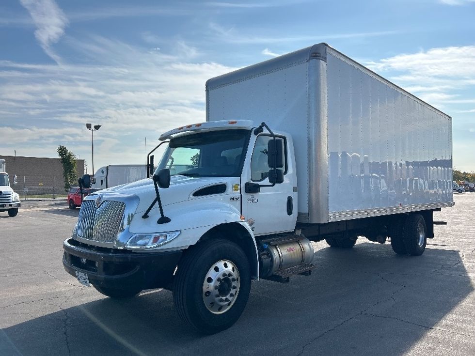 Medium Duty Box Truck-Light and Medium Duty Trucks-International-2020-MV607-Mississauga-ON-165,814\n\t\tkm-$ 61,500 - Image 3