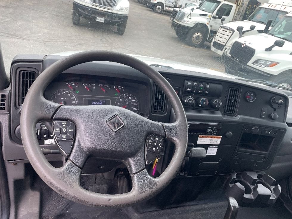 Medium Duty Box Truck-Light and Medium Duty Trucks-International-2020-MV607-Mississauga-ON-215,360\n\t\tkm-$ 69,750 - Image 18