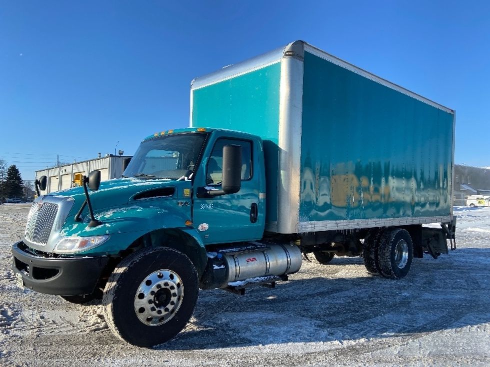 Medium Duty Box Truck-Light and Medium Duty Trucks-International-2020-MV607-Mississauga-ON-240,885\n\t\tkm-$ 63,000 - Image 3