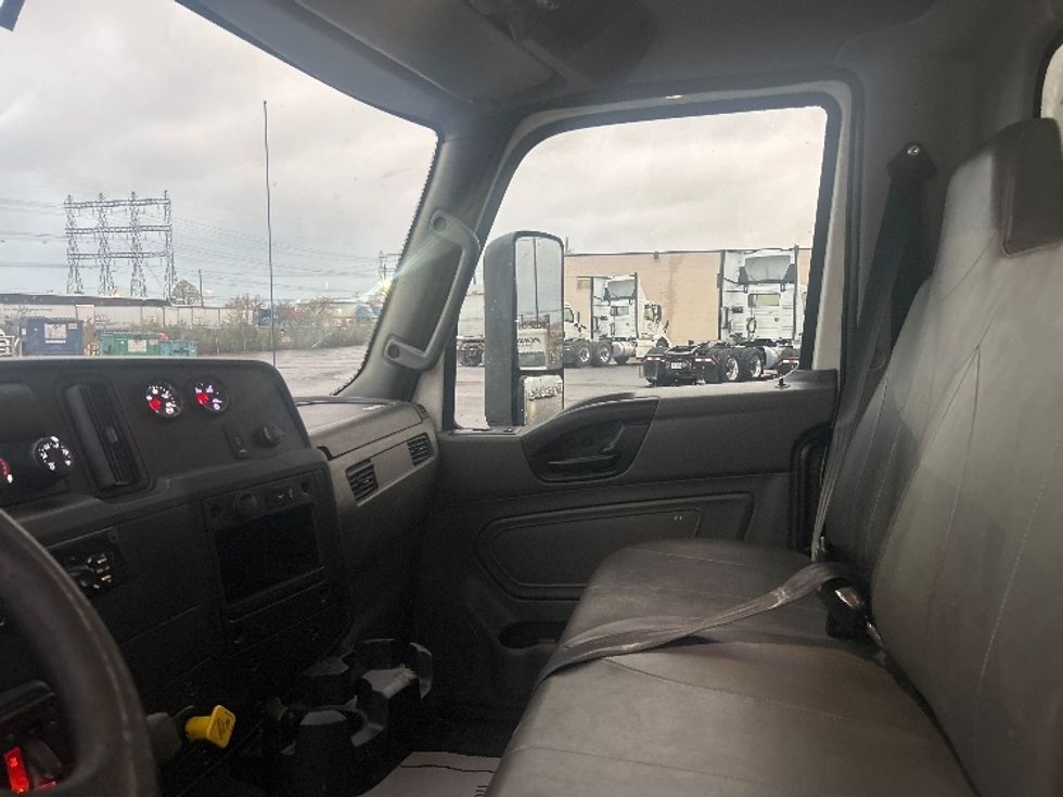 Medium Duty Box Truck-Light and Medium Duty Trucks-International-2020-MV607-Mississauga-ON-256,273\n\t\tkm-$ 58,500 - Image 19