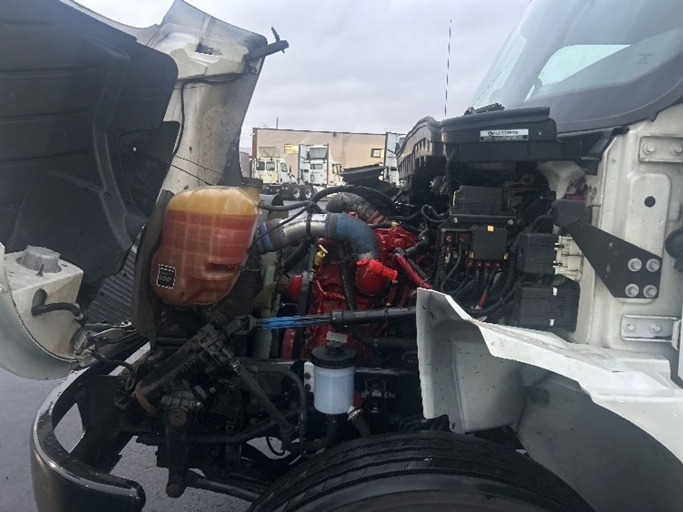 Medium Duty Box Truck-Light and Medium Duty Trucks-International-2020-MV607-Mississauga-ON-256,273\n\t\tkm-$ 58,500 - Image 24