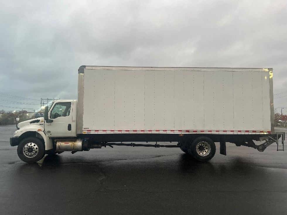 Medium Duty Box Truck-Light and Medium Duty Trucks-International-2020-MV607-Mississauga-ON-256,273\n\t\tkm-$ 58,500 - Image 4