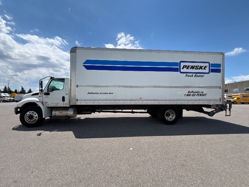 Medium Duty Box Truck-Light and Medium Duty Trucks-International-2020-MV607-Mississauga-ON-263,251\n\t\tkm-$ 51,750 - Image 4