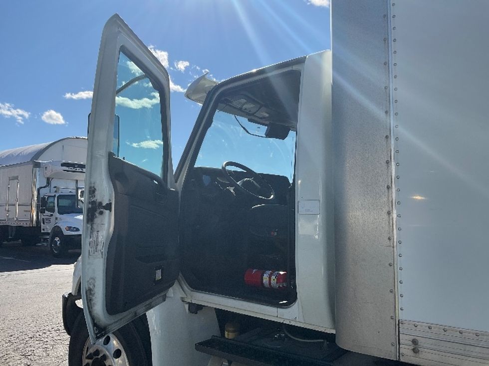 Medium Duty Box Truck-Light and Medium Duty Trucks-International-2020-MV607-Mississauga-ON-269,980\n\t\tkm-$ 66,250 - Image 16