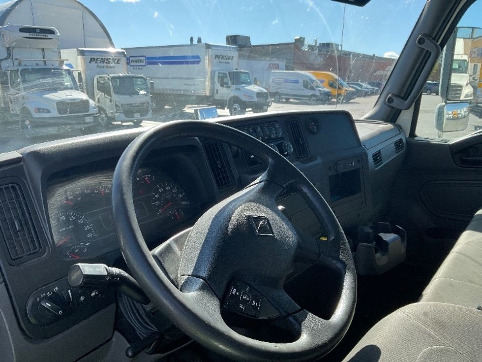Medium Duty Box Truck-Light and Medium Duty Trucks-International-2020-MV607-Mississauga-ON-269,980\n\t\tkm-$ 66,250 - Image 17
