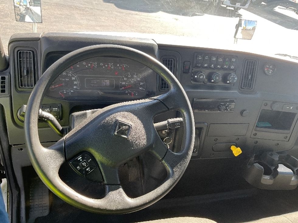 Medium Duty Box Truck-Light and Medium Duty Trucks-International-2020-MV607-Mississauga-ON-269,980\n\t\tkm-$ 66,250 - Image 18