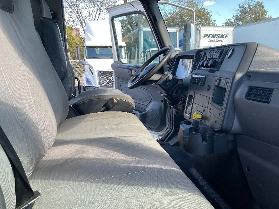 Medium Duty Box Truck-Light and Medium Duty Trucks-International-2020-MV607-Mississauga-ON-269,980\n\t\tkm-$ 66,250 - Image 22