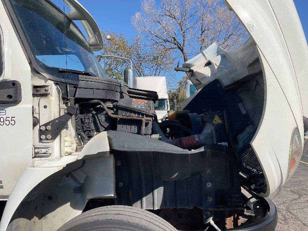 Medium Duty Box Truck-Light and Medium Duty Trucks-International-2020-MV607-Mississauga-ON-269,980\n\t\tkm-$ 66,250 - Image 23