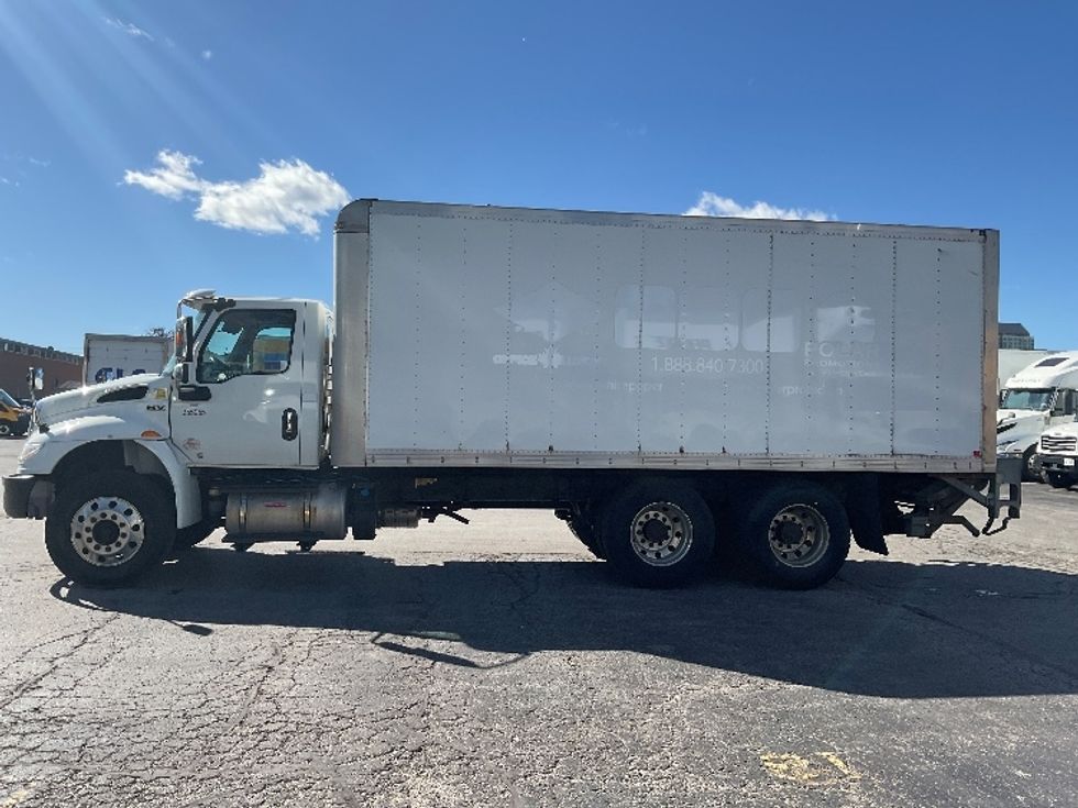 Medium Duty Box Truck-Light and Medium Duty Trucks-International-2020-MV607-Mississauga-ON-269,980\n\t\tkm-$ 66,250 - Image 4