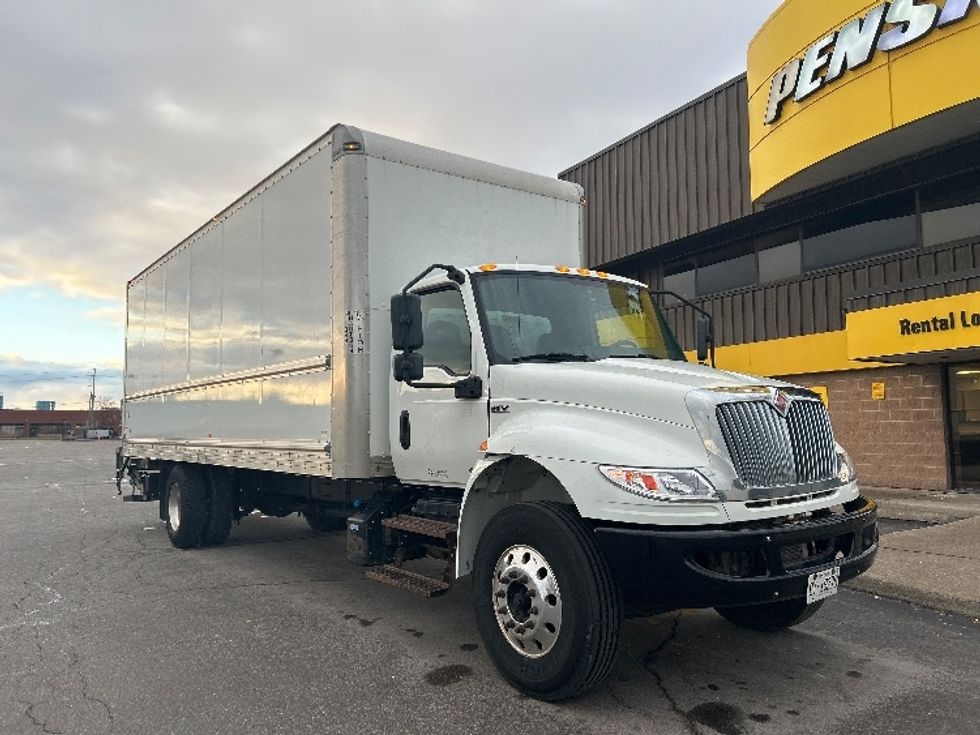 Medium Duty Box Truck-Light and Medium Duty Trucks-International-2020-MV607-Mississauga-ON-275,955\n\t\tkm-$ 54,750 - Image 1