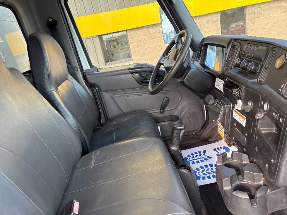 Medium Duty Box Truck-Light and Medium Duty Trucks-International-2020-MV607-Mississauga-ON-275,955\n\t\tkm-$ 54,750 - Image 21