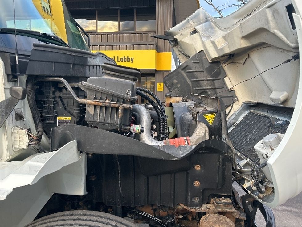 Medium Duty Box Truck-Light and Medium Duty Trucks-International-2020-MV607-Mississauga-ON-275,955\n\t\tkm-$ 54,750 - Image 22