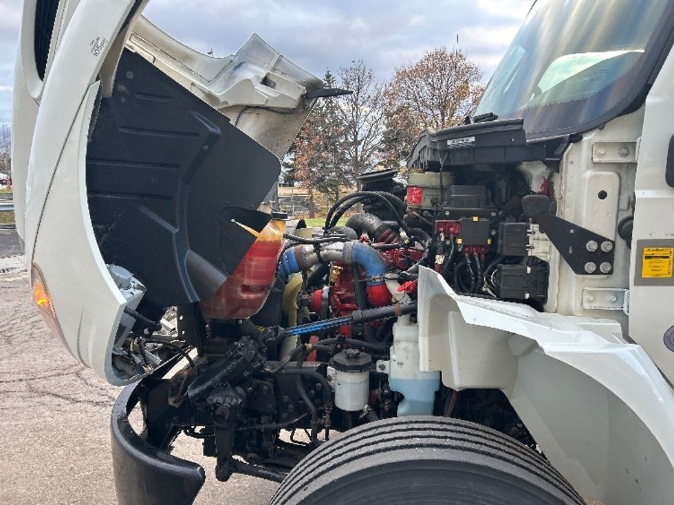 Medium Duty Box Truck-Light and Medium Duty Trucks-International-2020-MV607-Mississauga-ON-275,955\n\t\tkm-$ 54,750 - Image 23