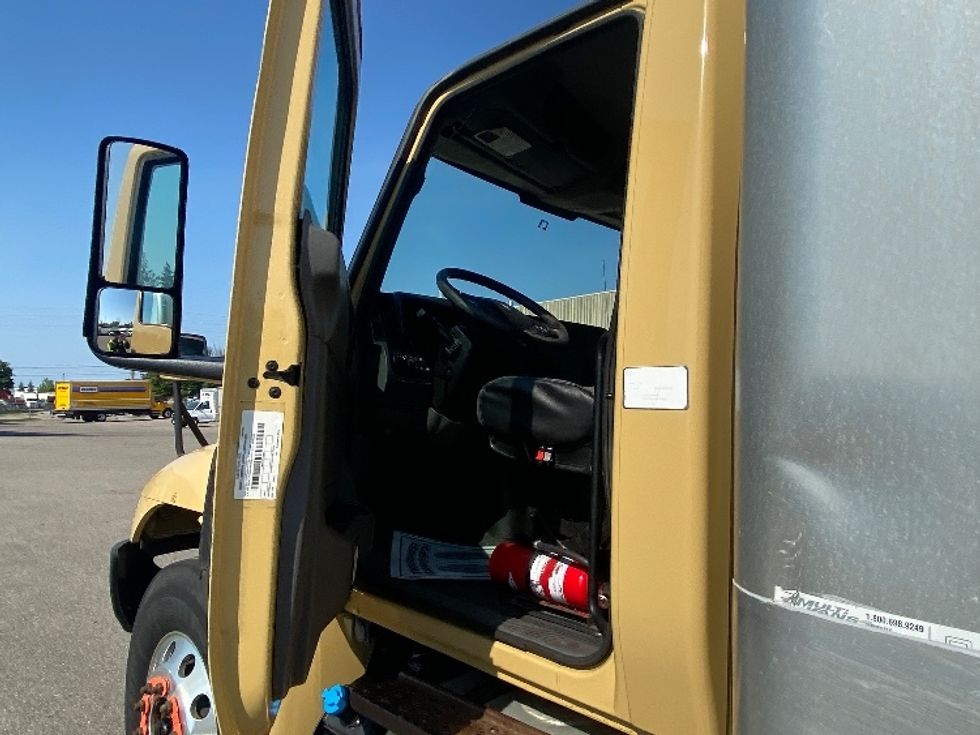 Medium Duty Box Truck-Light and Medium Duty Trucks-International-2020-MV607-Mississauga-ON-282,824\n\t\tkm-$ 56,250 - Image 15