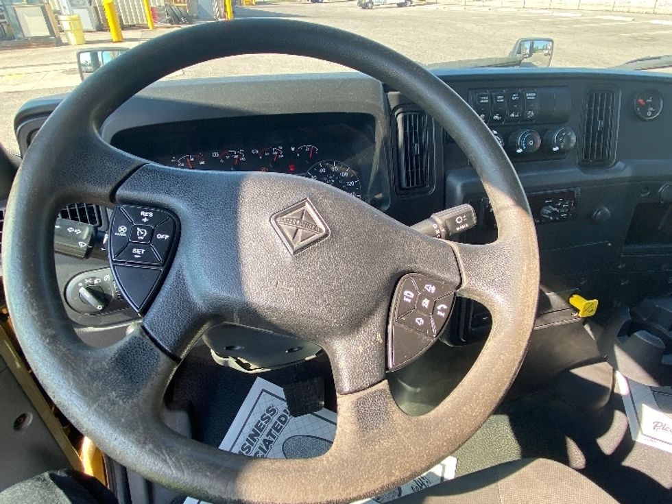 Medium Duty Box Truck-Light and Medium Duty Trucks-International-2020-MV607-Mississauga-ON-282,824\n\t\tkm-$ 56,250 - Image 16