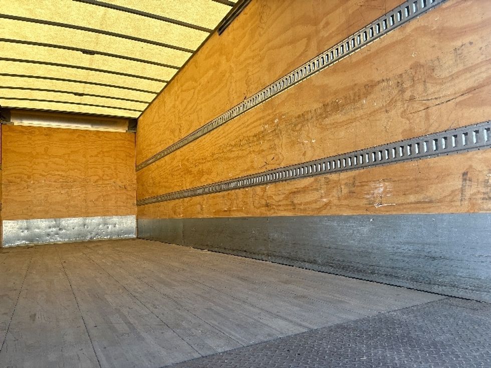 Medium Duty Box Truck-Light and Medium Duty Trucks-International-2020-MV607-Mississauga-ON-287,834\n\t\tkm-$ 53,750 - Image 11