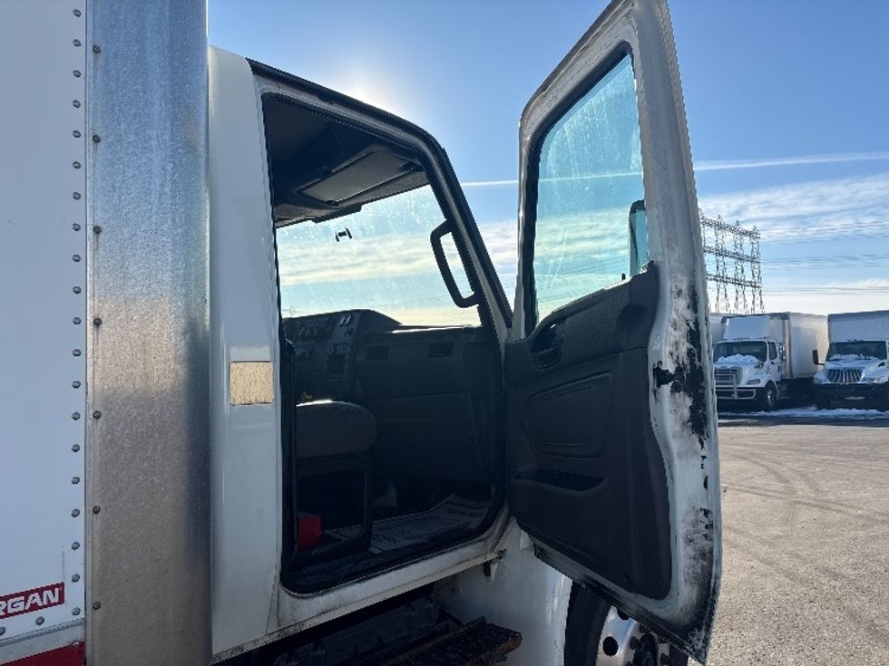 Medium Duty Box Truck-Light and Medium Duty Trucks-International-2020-MV607-Mississauga-ON-287,834\n\t\tkm-$ 53,750 - Image 19
