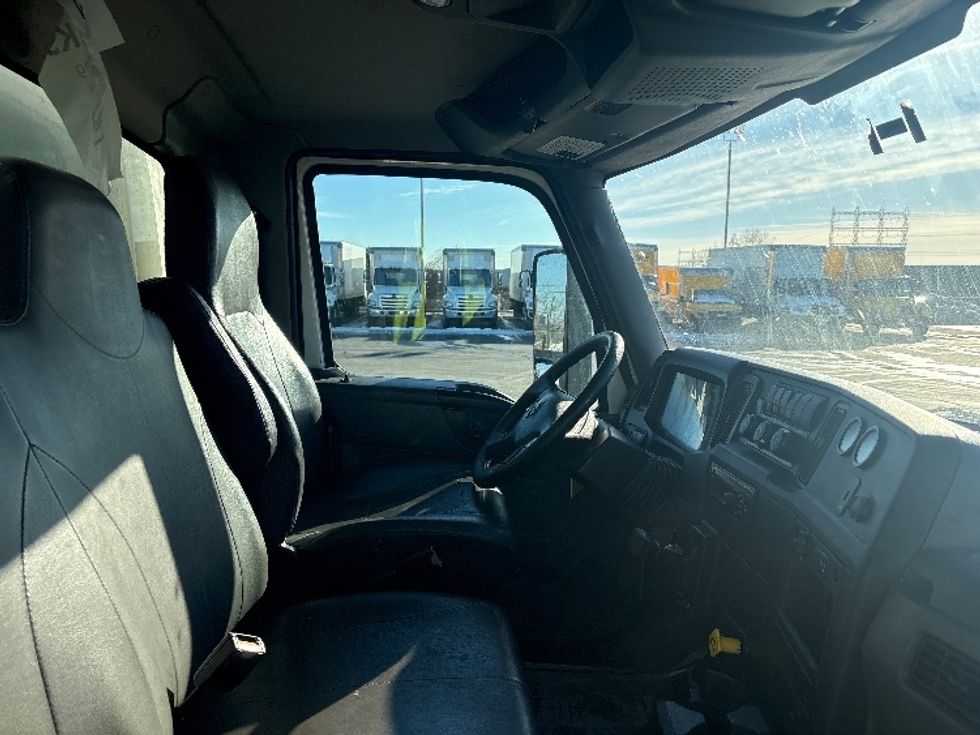 Medium Duty Box Truck-Light and Medium Duty Trucks-International-2020-MV607-Mississauga-ON-287,834\n\t\tkm-$ 53,750 - Image 21