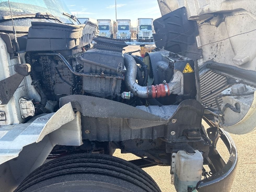 Medium Duty Box Truck-Light and Medium Duty Trucks-International-2020-MV607-Mississauga-ON-287,834\n\t\tkm-$ 53,750 - Image 22