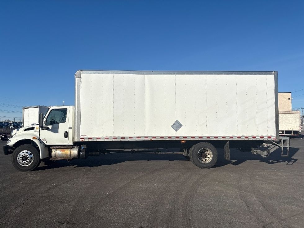 Medium Duty Box Truck-Light and Medium Duty Trucks-International-2020-MV607-Mississauga-ON-287,834\n\t\tkm-$ 53,750 - Image 4