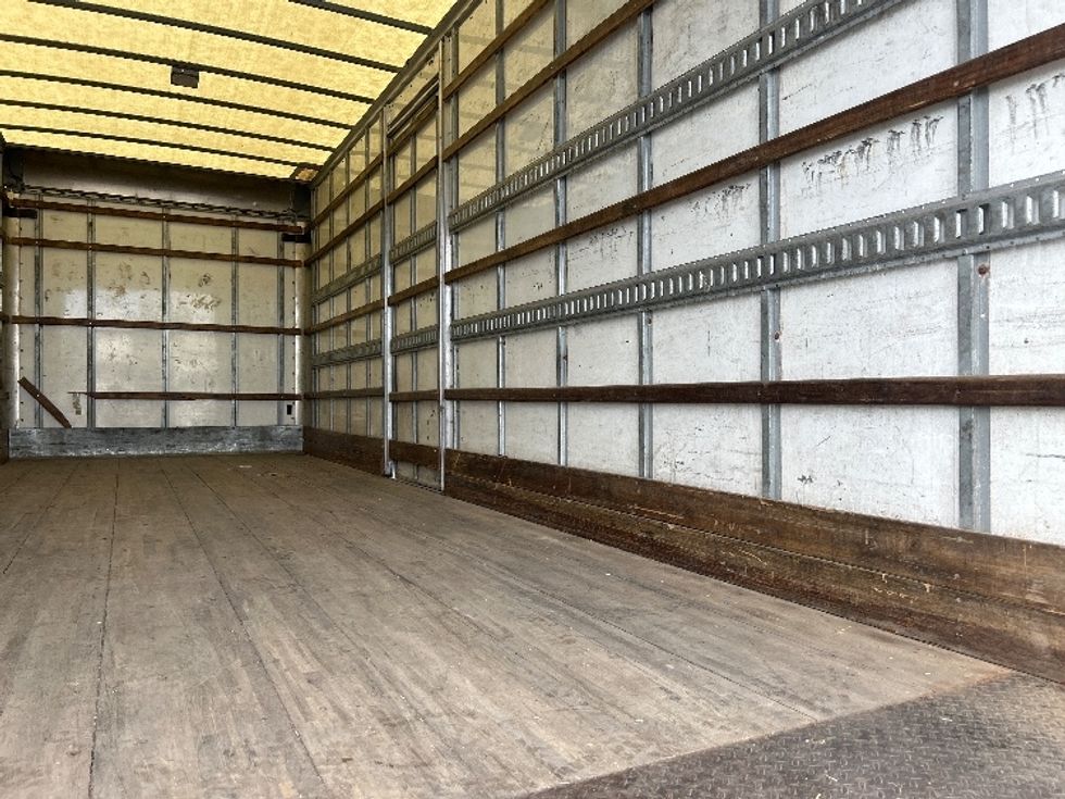 Medium Duty Box Truck-Light and Medium Duty Trucks-International-2020-MV607-Mississauga-ON-305,854\n\t\tkm-$ 50,250 - Image 12