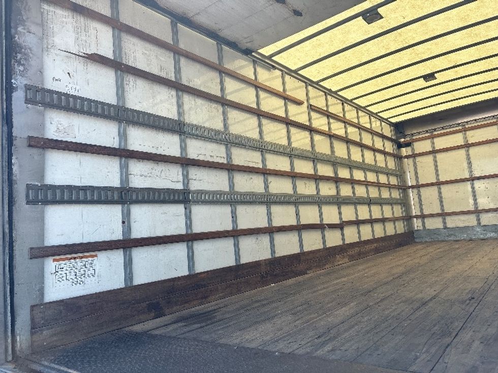 Medium Duty Box Truck-Light and Medium Duty Trucks-International-2020-MV607-Mississauga-ON-318,413\n\t\tkm-$ 45,750 - Image 11