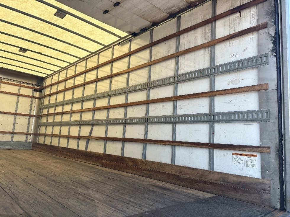 Medium Duty Box Truck-Light and Medium Duty Trucks-International-2020-MV607-Mississauga-ON-318,413\n\t\tkm-$ 45,750 - Image 12