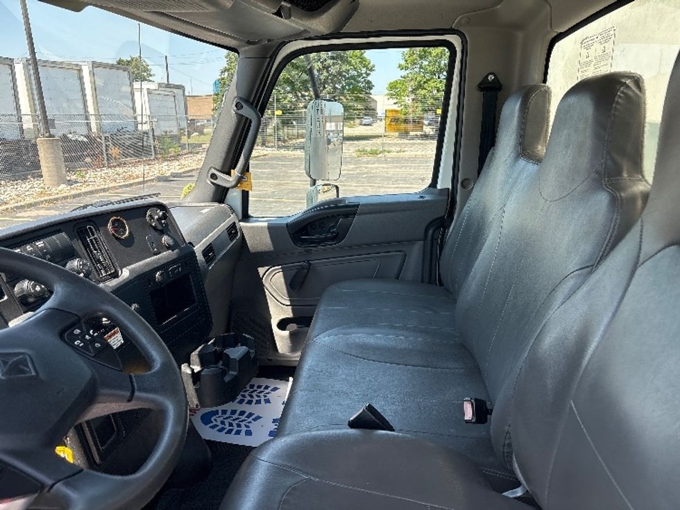Medium Duty Box Truck-Light and Medium Duty Trucks-International-2020-MV607-Mississauga-ON-318,413\n\t\tkm-$ 45,750 - Image 19
