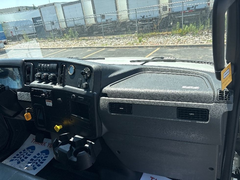 Medium Duty Box Truck-Light and Medium Duty Trucks-International-2020-MV607-Mississauga-ON-318,413\n\t\tkm-$ 45,750 - Image 21