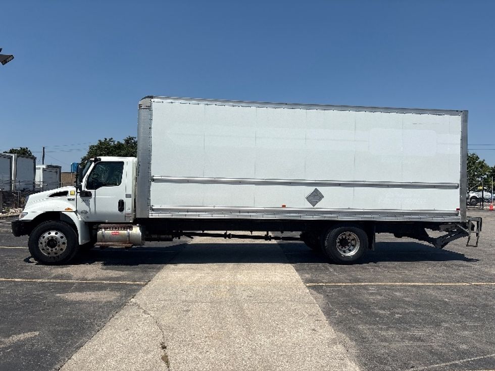 Medium Duty Box Truck-Light and Medium Duty Trucks-International-2020-MV607-Mississauga-ON-318,413\n\t\tkm-$ 45,750 - Image 4