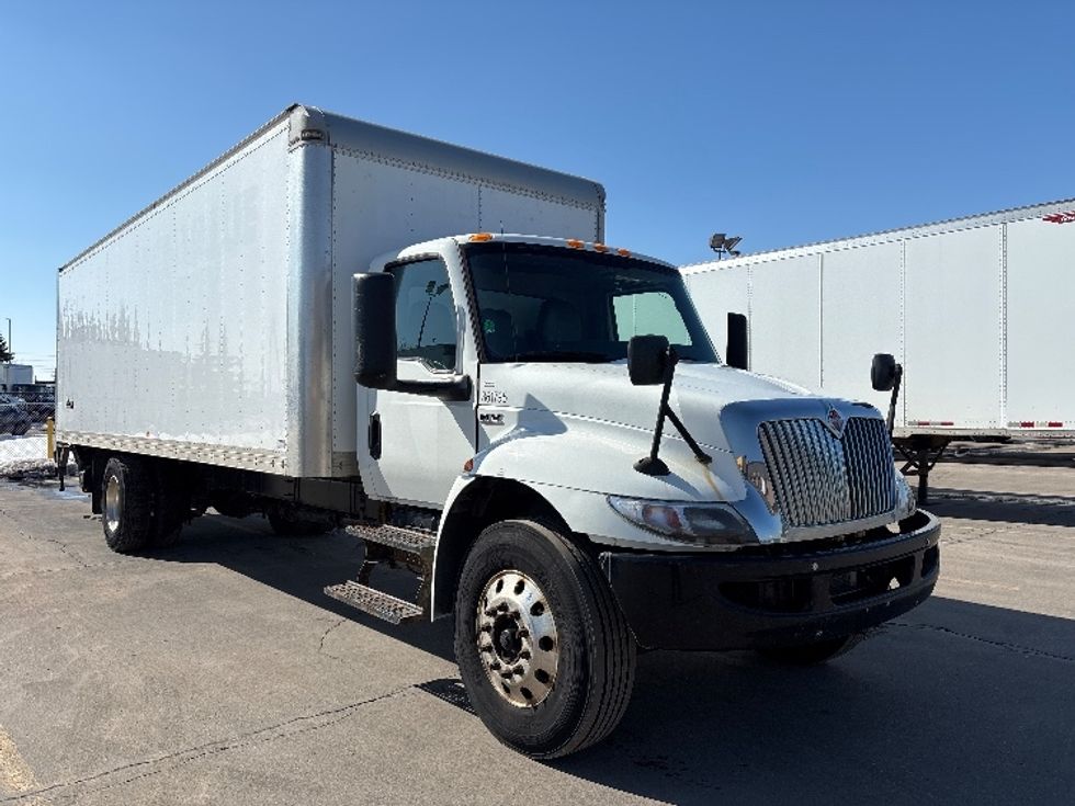 Medium Duty Box Truck-Light and Medium Duty Trucks-International-2020-MV607-Mississauga-ON-320,457\n\t\tkm-$ 55,250 - Image 1