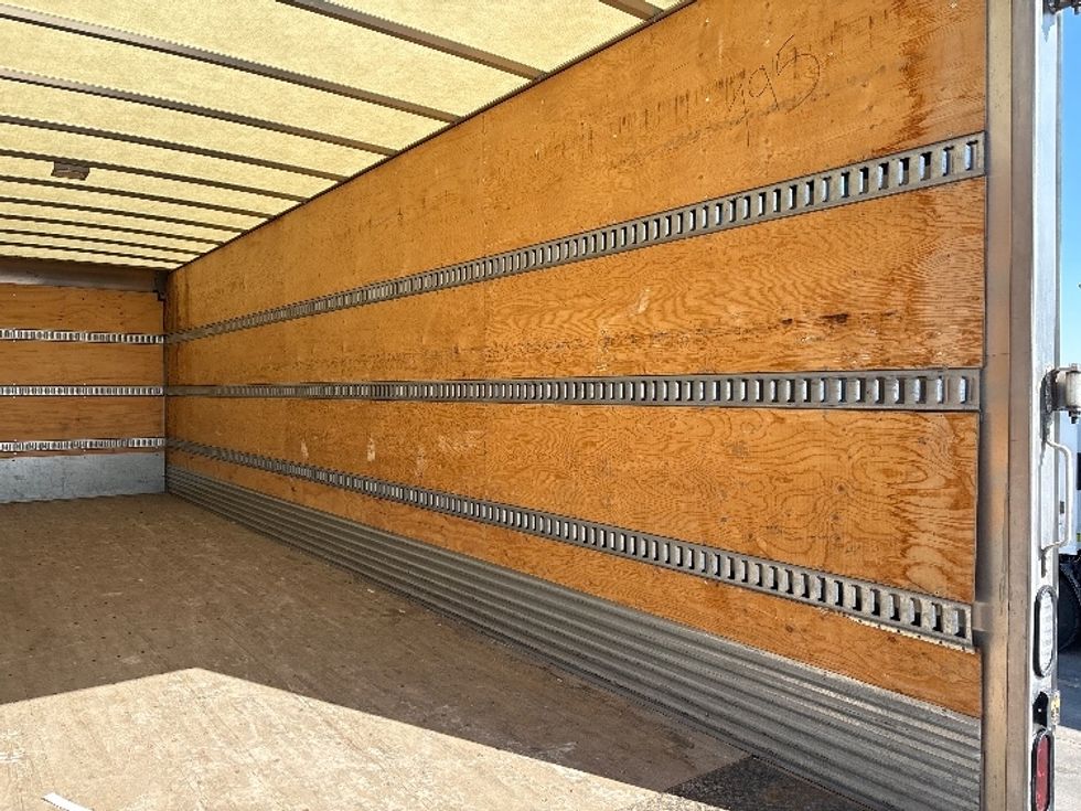 Medium Duty Box Truck-Light and Medium Duty Trucks-International-2020-MV607-Mississauga-ON-320,457\n\t\tkm-$ 55,250 - Image 12