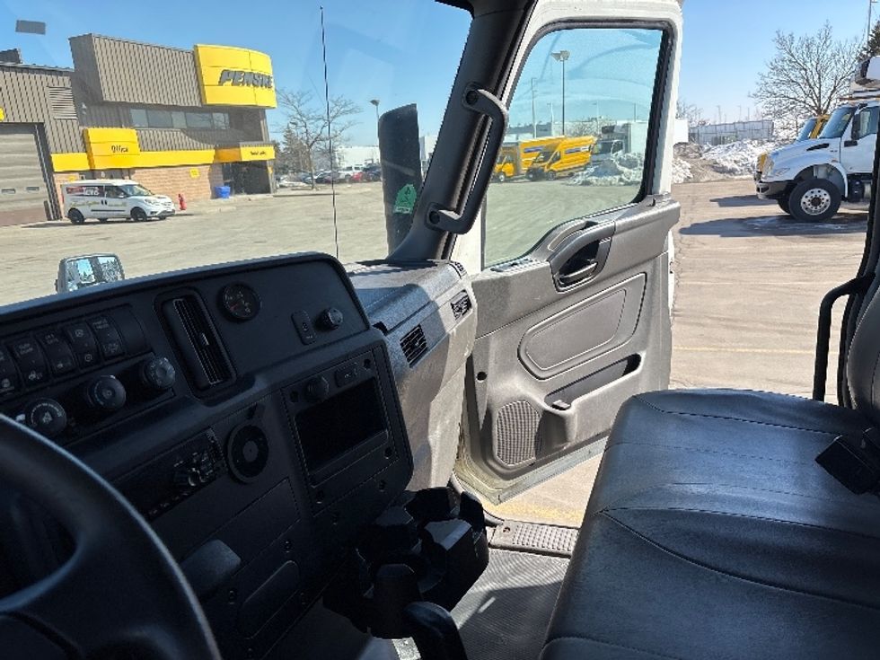 Medium Duty Box Truck-Light and Medium Duty Trucks-International-2020-MV607-Mississauga-ON-320,457\n\t\tkm-$ 55,250 - Image 19