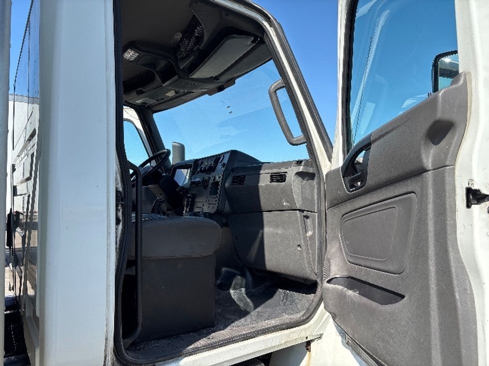 Medium Duty Box Truck-Light and Medium Duty Trucks-International-2020-MV607-Mississauga-ON-320,457\n\t\tkm-$ 55,250 - Image 20