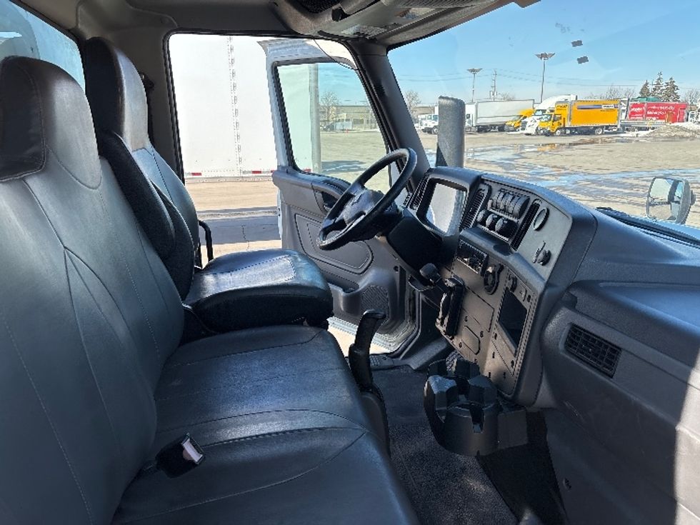 Medium Duty Box Truck-Light and Medium Duty Trucks-International-2020-MV607-Mississauga-ON-320,457\n\t\tkm-$ 55,250 - Image 22