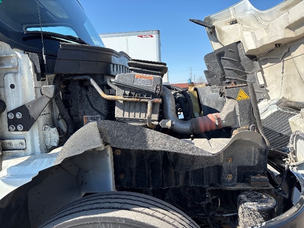 Medium Duty Box Truck-Light and Medium Duty Trucks-International-2020-MV607-Mississauga-ON-320,457\n\t\tkm-$ 55,250 - Image 23