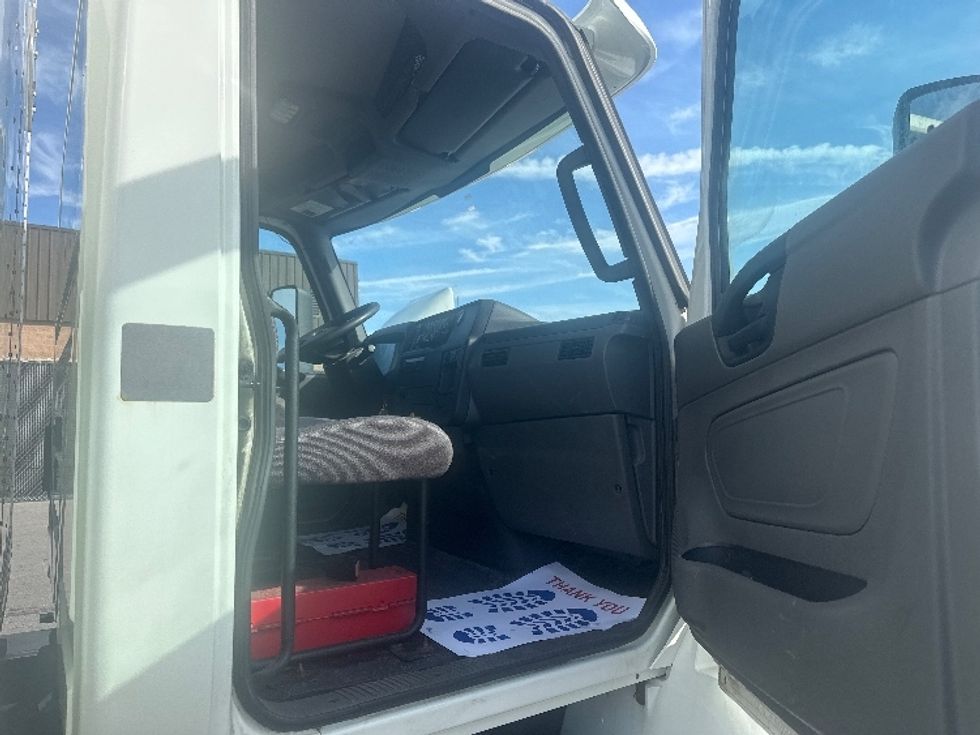 Medium Duty Box Truck-Light and Medium Duty Trucks-International-2020-MV607-Mississauga-ON-364,325\n\t\tkm-$ 66,250 - Image 20