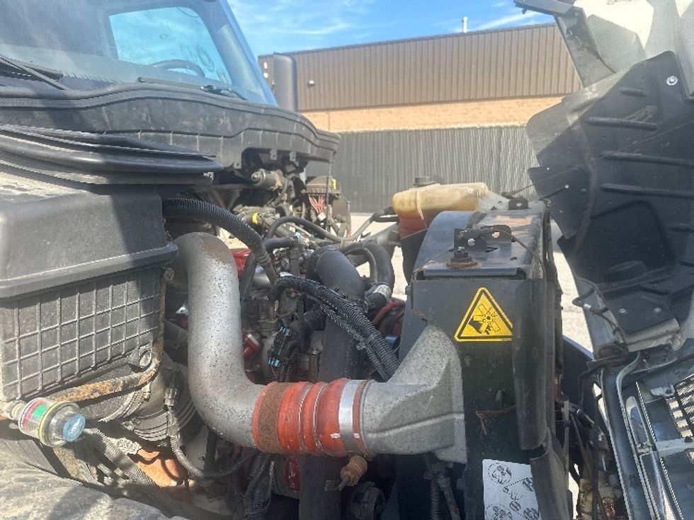 Medium Duty Box Truck-Light and Medium Duty Trucks-International-2020-MV607-Mississauga-ON-364,325\n\t\tkm-$ 66,250 - Image 23