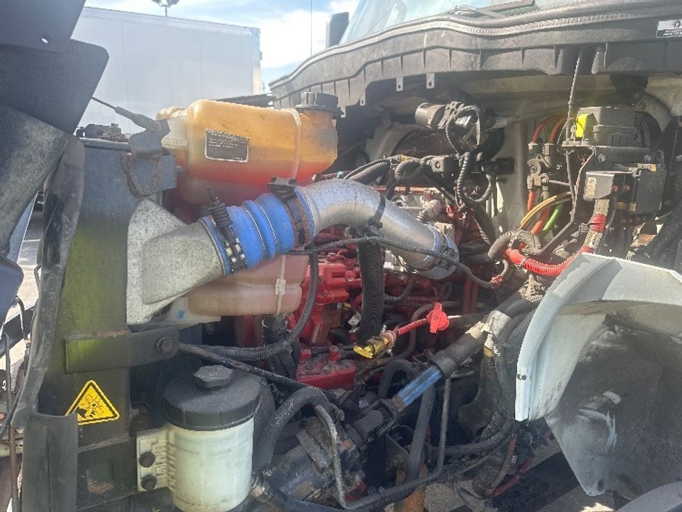 Medium Duty Box Truck-Light and Medium Duty Trucks-International-2020-MV607-Mississauga-ON-364,325\n\t\tkm-$ 66,250 - Image 24