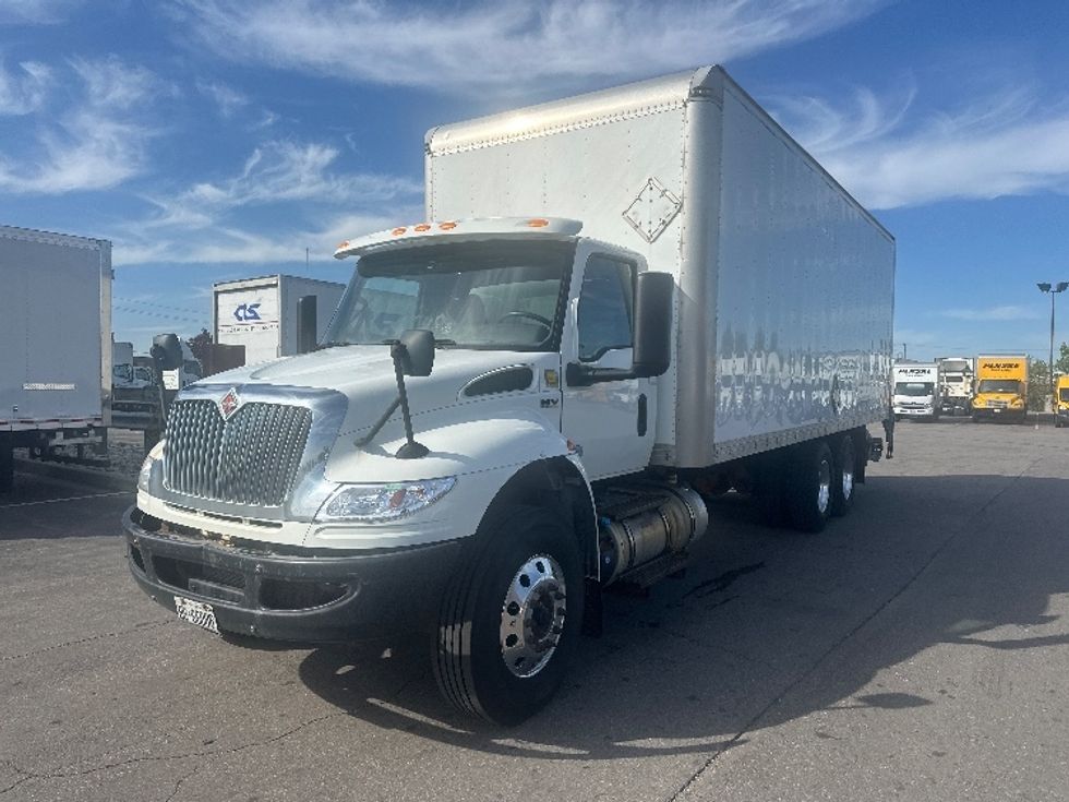 Medium Duty Box Truck-Light and Medium Duty Trucks-International-2020-MV607-Mississauga-ON-364,325\n\t\tkm-$ 66,250 - Image 3