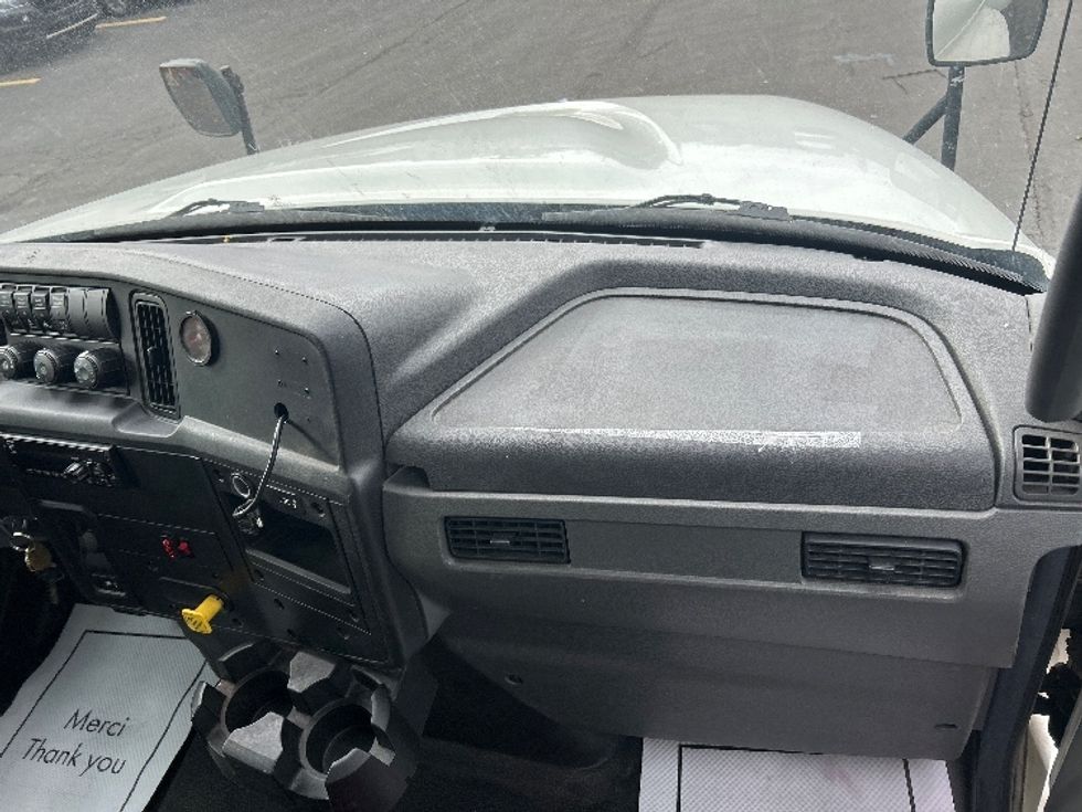 Medium Duty Box Truck-Light and Medium Duty Trucks-International-2020-MV607-Mississauga-ON-401,227\n\t\tkm-$ 52,500 - Image 20