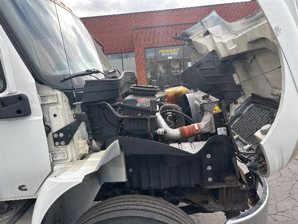 Medium Duty Box Truck-Light and Medium Duty Trucks-International-2020-MV607-Mississauga-ON-401,227\n\t\tkm-$ 52,500 - Image 22