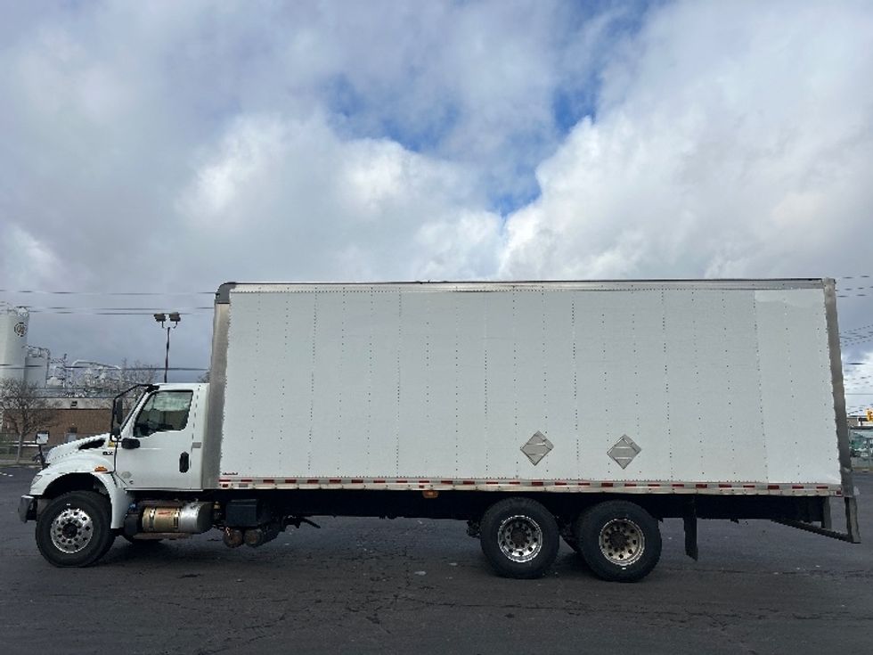 Medium Duty Box Truck-Light and Medium Duty Trucks-International-2020-MV607-Mississauga-ON-401,227\n\t\tkm-$ 52,500 - Image 4