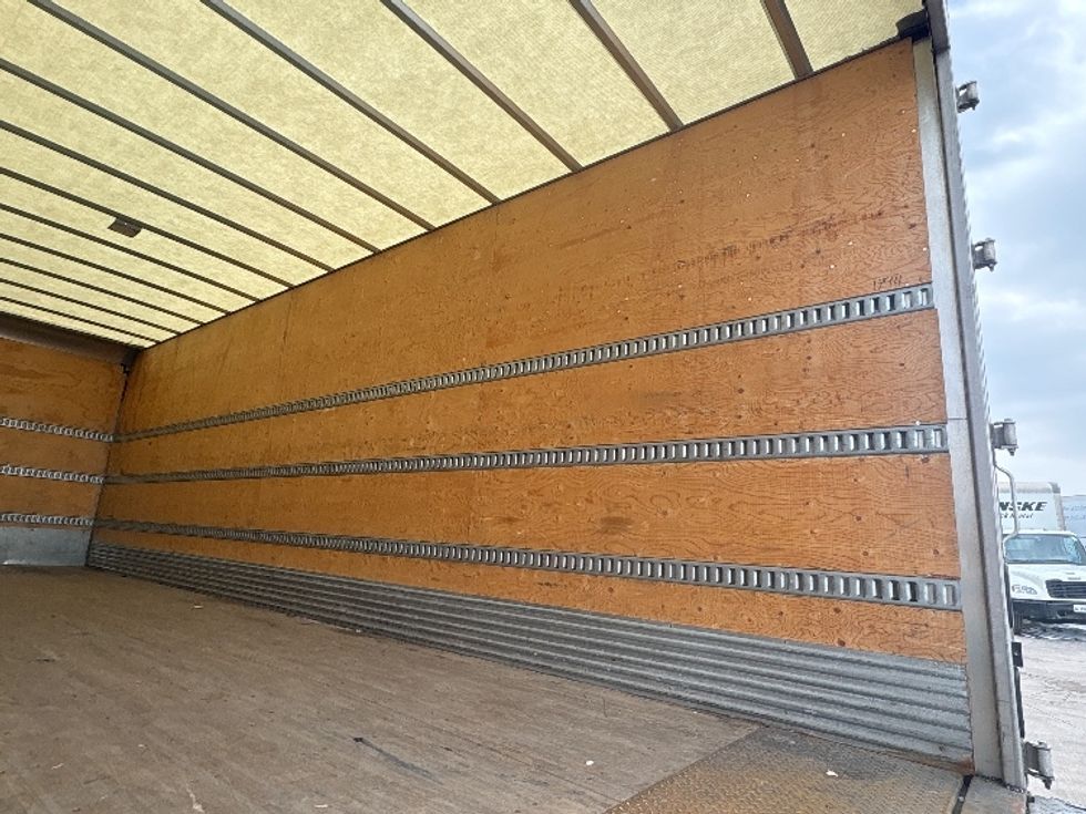 Medium Duty Box Truck-Light and Medium Duty Trucks-International-2020-MV607-Mississauga-ON-418,298\n\t\tkm-$ 46,250 - Image 12