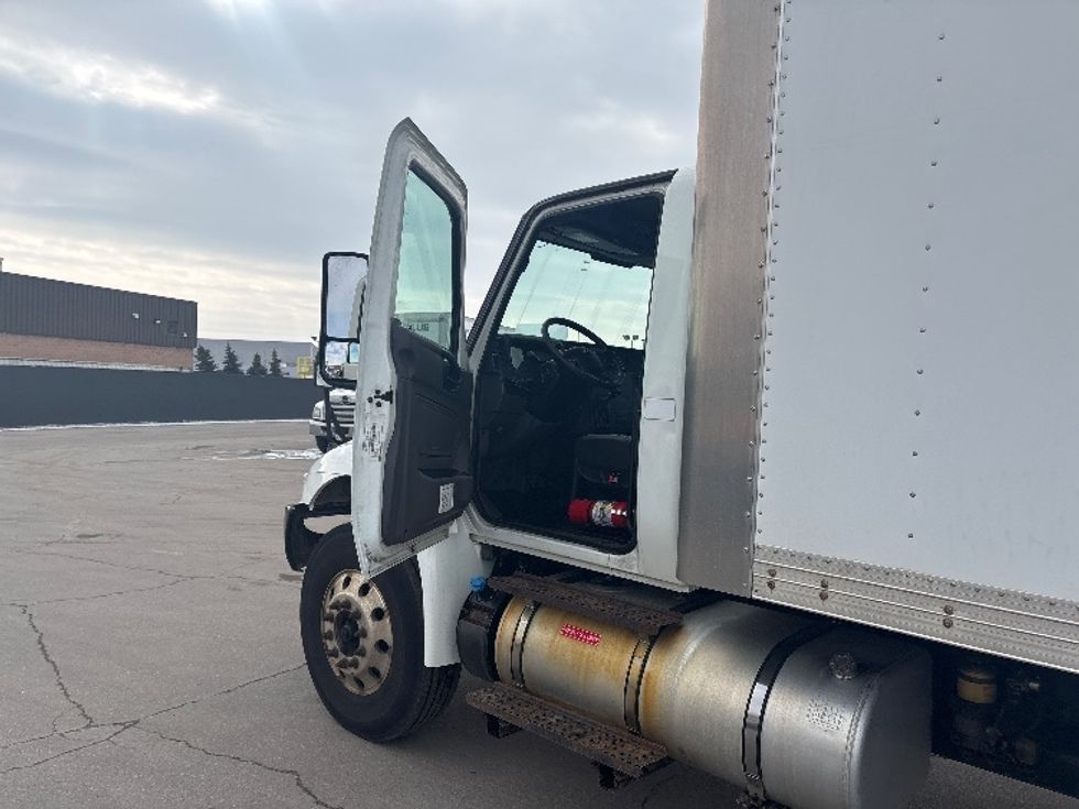 Medium Duty Box Truck-Light and Medium Duty Trucks-International-2020-MV607-Mississauga-ON-418,298\n\t\tkm-$ 46,250 - Image 16