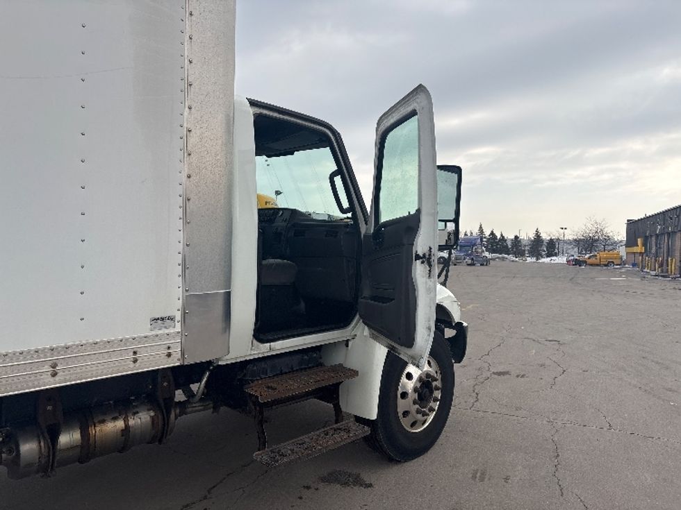 Medium Duty Box Truck-Light and Medium Duty Trucks-International-2020-MV607-Mississauga-ON-418,298\n\t\tkm-$ 46,250 - Image 20