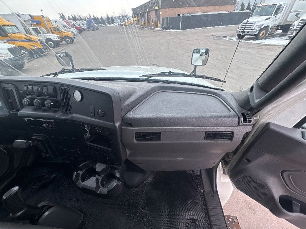 Medium Duty Box Truck-Light and Medium Duty Trucks-International-2020-MV607-Mississauga-ON-418,298\n\t\tkm-$ 46,250 - Image 21