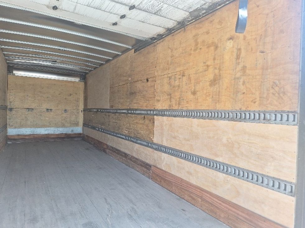Medium Duty Box Truck-Light and Medium Duty Trucks-International-2020-MV607-Mississauga-ON-461,769\n\t\tkm-$ 38,250 - Image 12